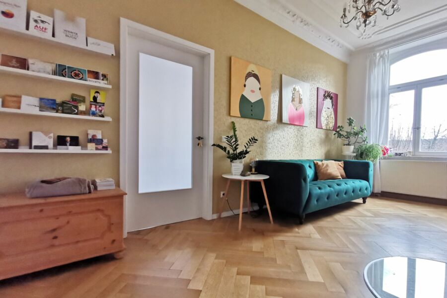 Raum zum Ankommen mit Couch
